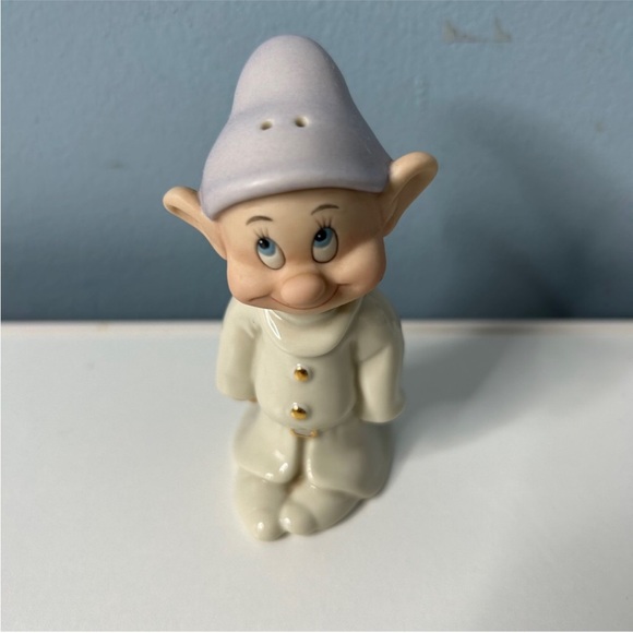Disney Lenox Sneezy & Dopey Seven Dwarfs Salt & Pepper Shakers Host Pick Collect - Picture 5 of 15